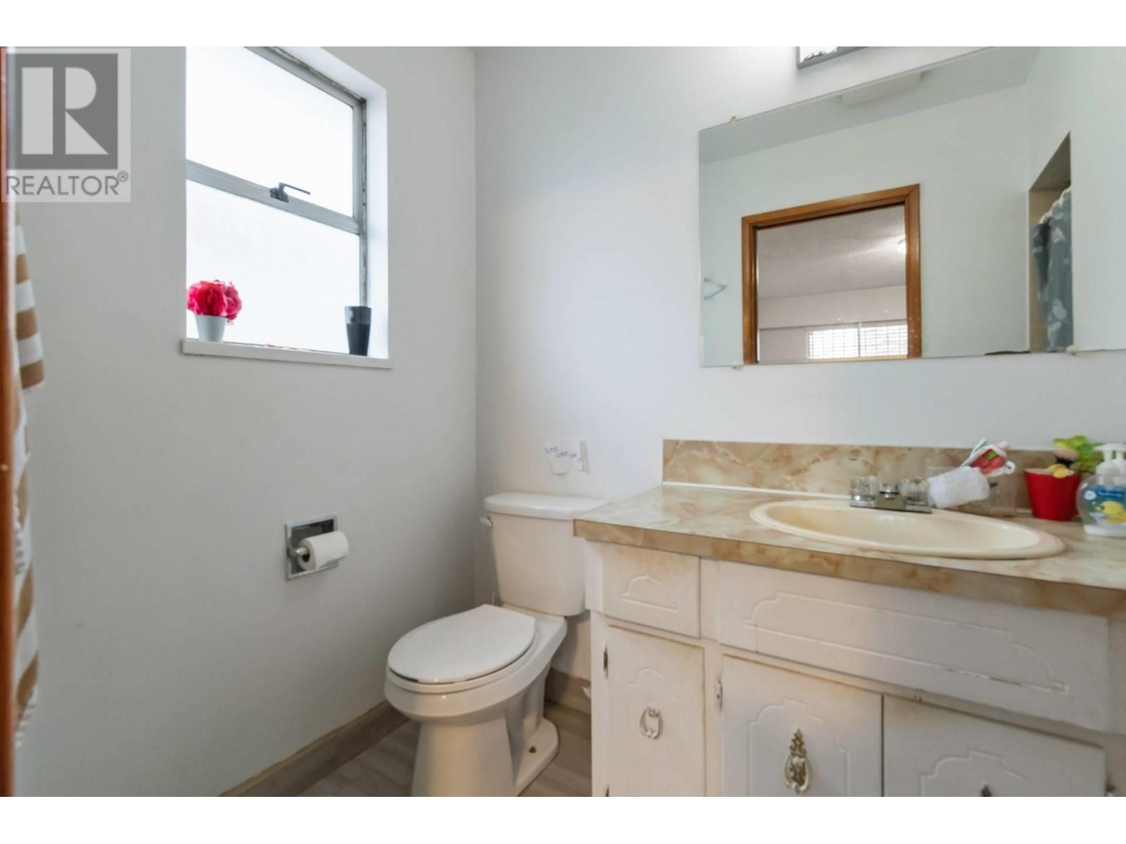 Listing Picture 14 of 24 : 2187 MANNERING AVENUE, Vancouver / 溫哥華 - 魯藝地產 Yvonne Lu Group - MLS Medallion Club Member