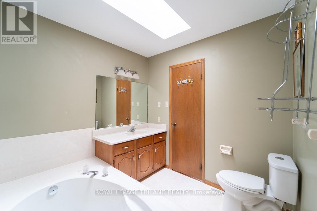 Photo 15 of 29 for 156 Golfview Road