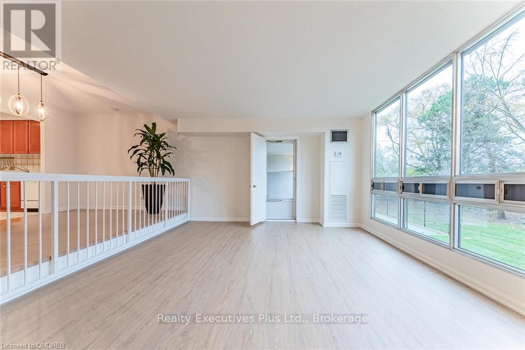 202 - 2175 Marine Drive, Oakville, Ontario  L6L 5L5 - Photo 10 - W10433005