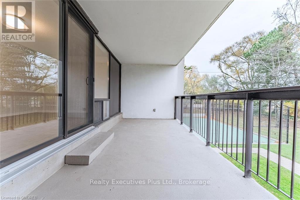 202 - 2175 Marine Drive, Oakville, Ontario  L6L 5L5 - Photo 14 - W10433005