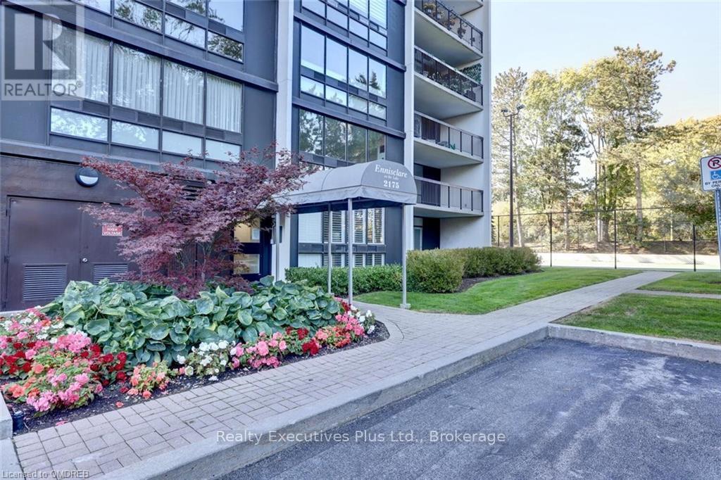 202 - 2175 Marine Drive, Oakville, Ontario  L6L 5L5 - Photo 6 - W10433005
