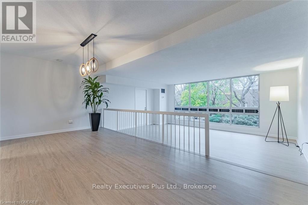 202 - 2175 Marine Drive, Oakville, Ontario  L6L 5L5 - Photo 9 - W10433005