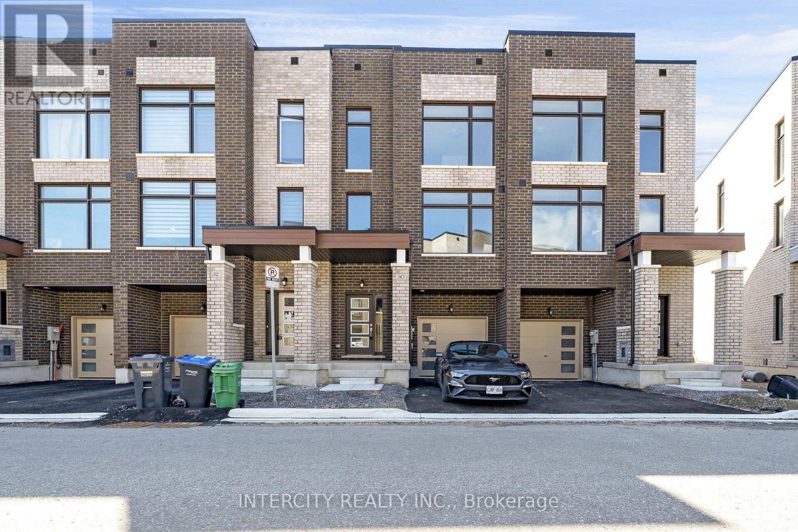 Property at 30 QUEENPOST DRIVE N image 1