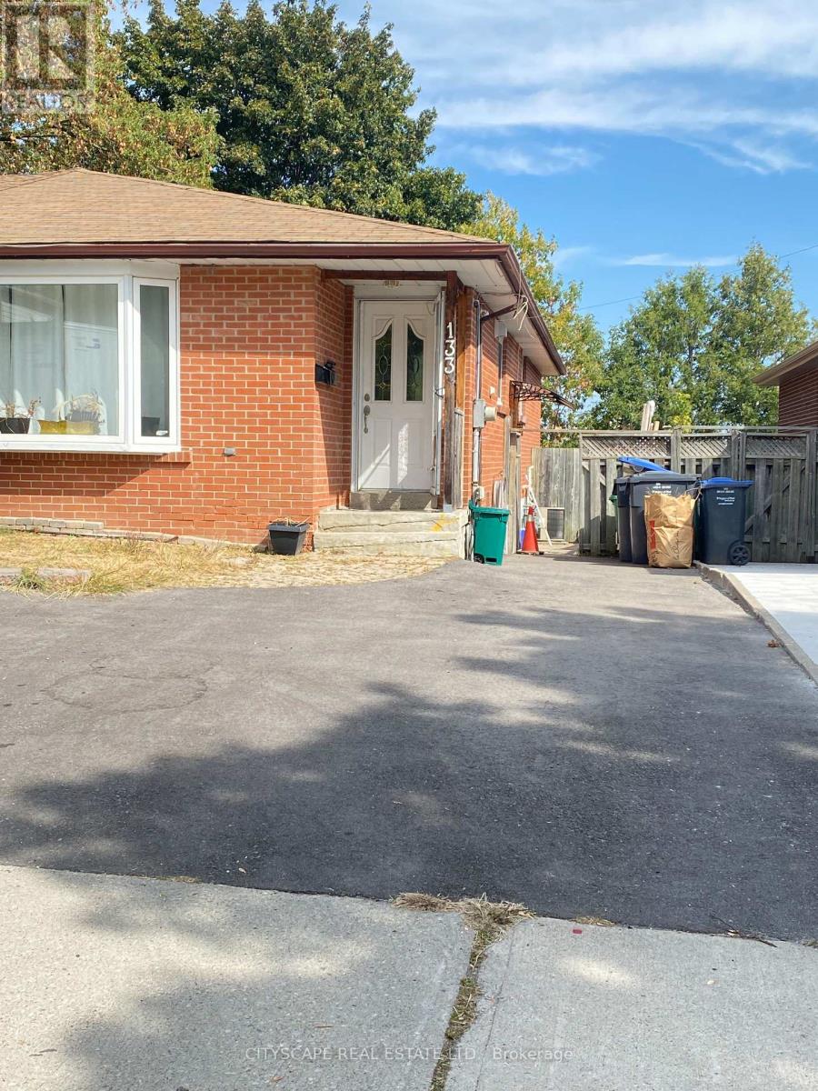 Bsmt - 133 Bonham BoulevardMississauga (Streetsville), Ontario  L5M 3C8 - Photo 1 - W11893064