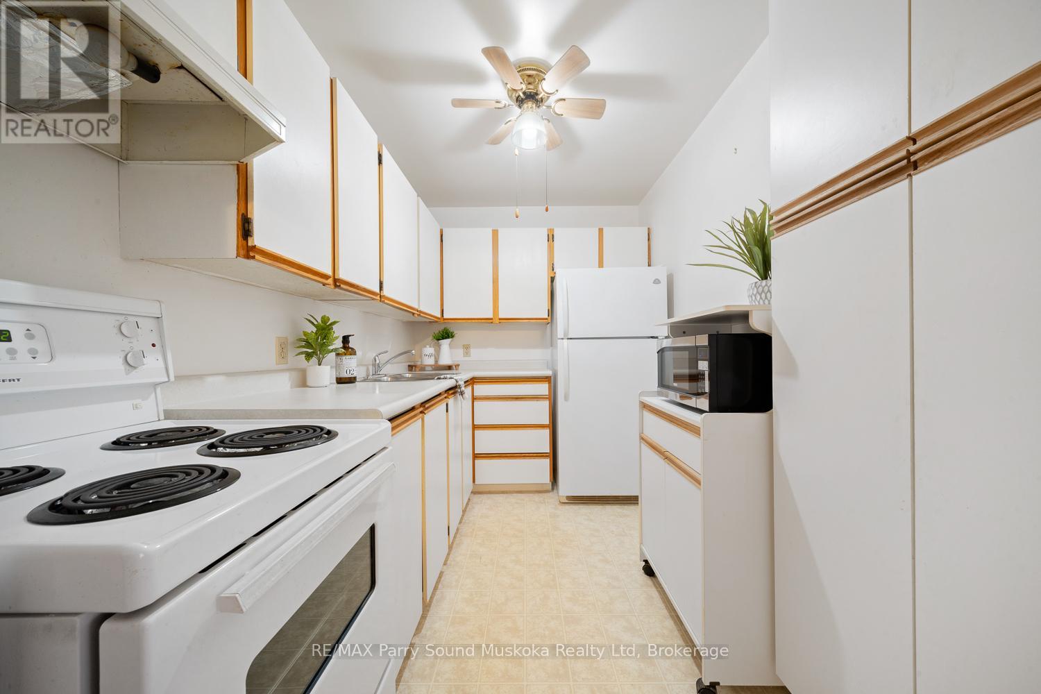 105 - 1 Georgian Bay Avenue, Parry Sound, Ontario  P2A 3B1 - Photo 11 - X11893095