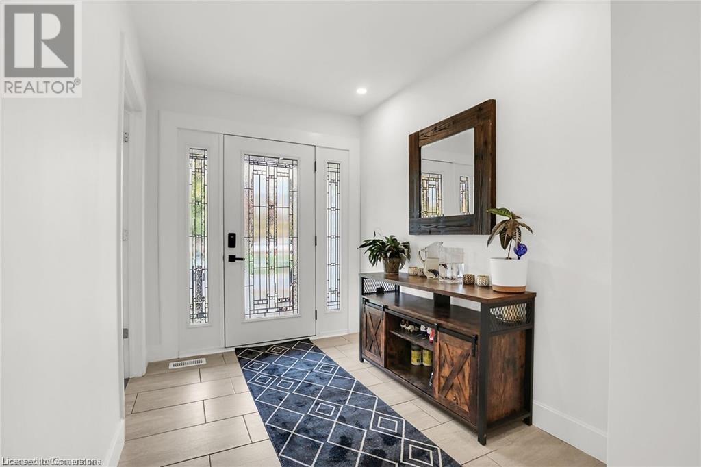 18 Merritt Crescent, Grimsby, Ontario  L3M 4X5 - Photo 5 - 40671452