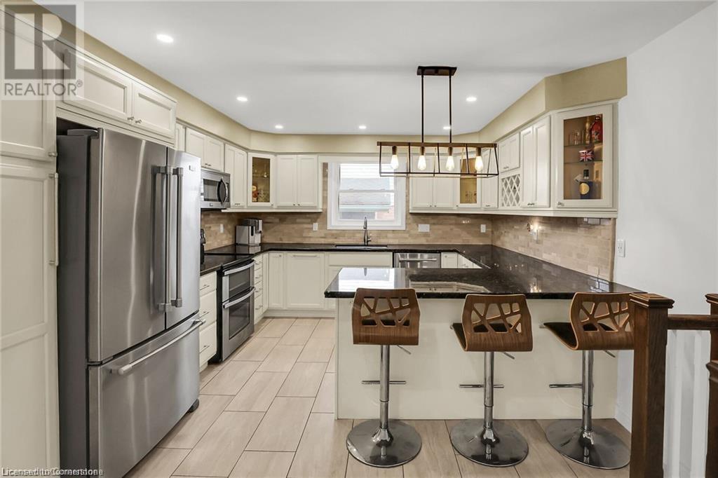 18 Merritt Crescent, Grimsby, Ontario  L3M 4X5 - Photo 6 - 40671452