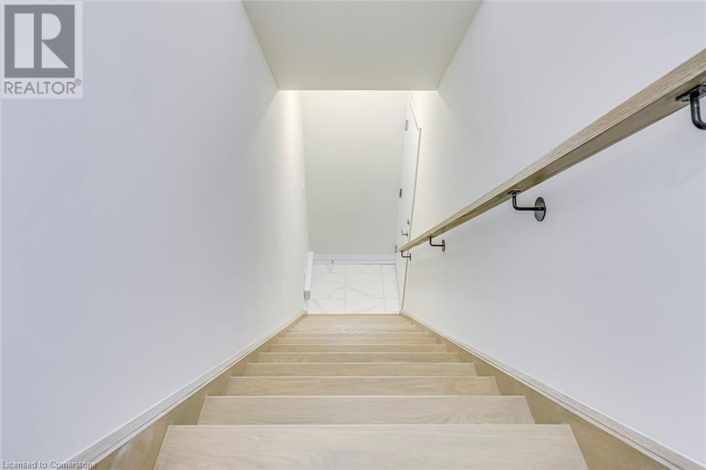 1577 Rose Way Unit# 105Milton, Ontario  L9E 1N4 - Photo 3 - 40685260