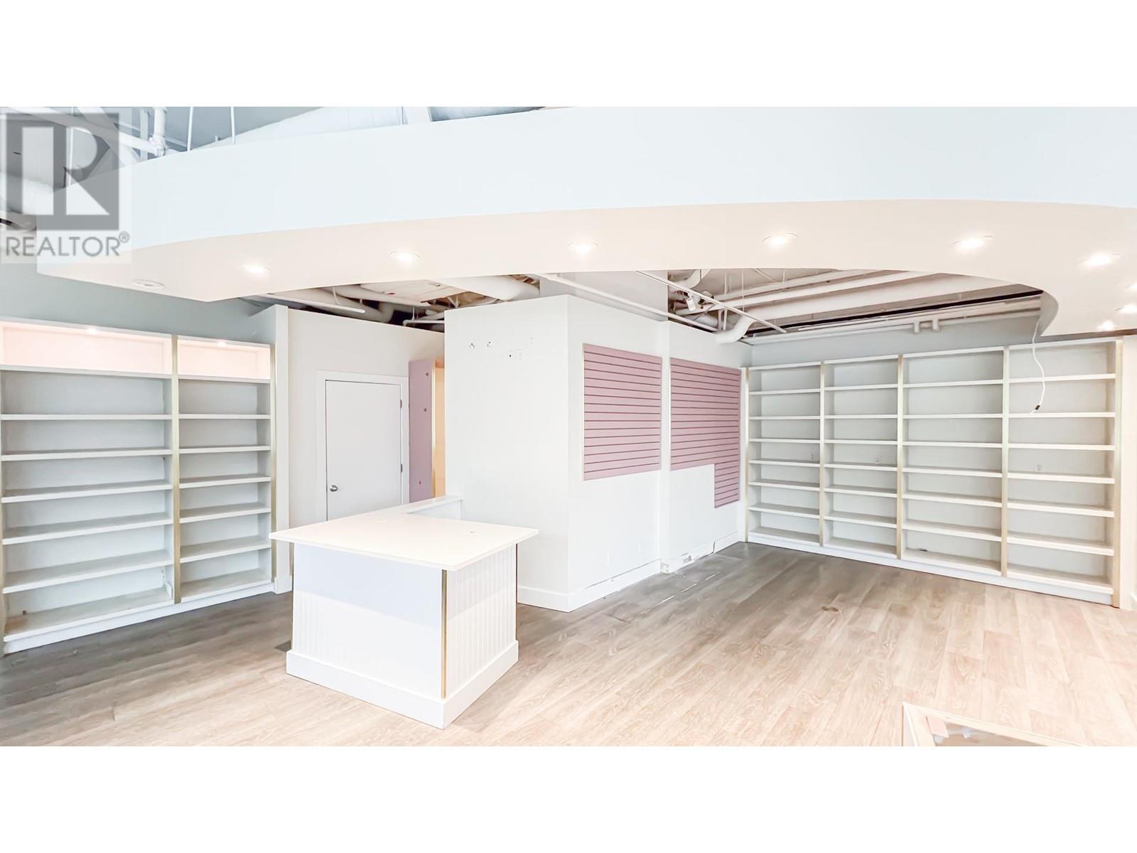 Listing Picture 3 of 22 : 1703 MANITOBA STREET, Vancouver / 溫哥華 - 魯藝地產 Yvonne Lu Group - MLS Medallion Club Member