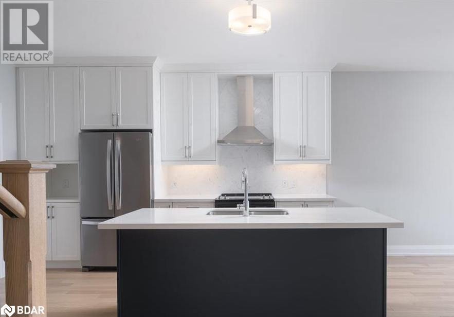 34 Periwinkle Road, Midhurst, Ontario  L9X 2C8 - Photo 3 - 40685244