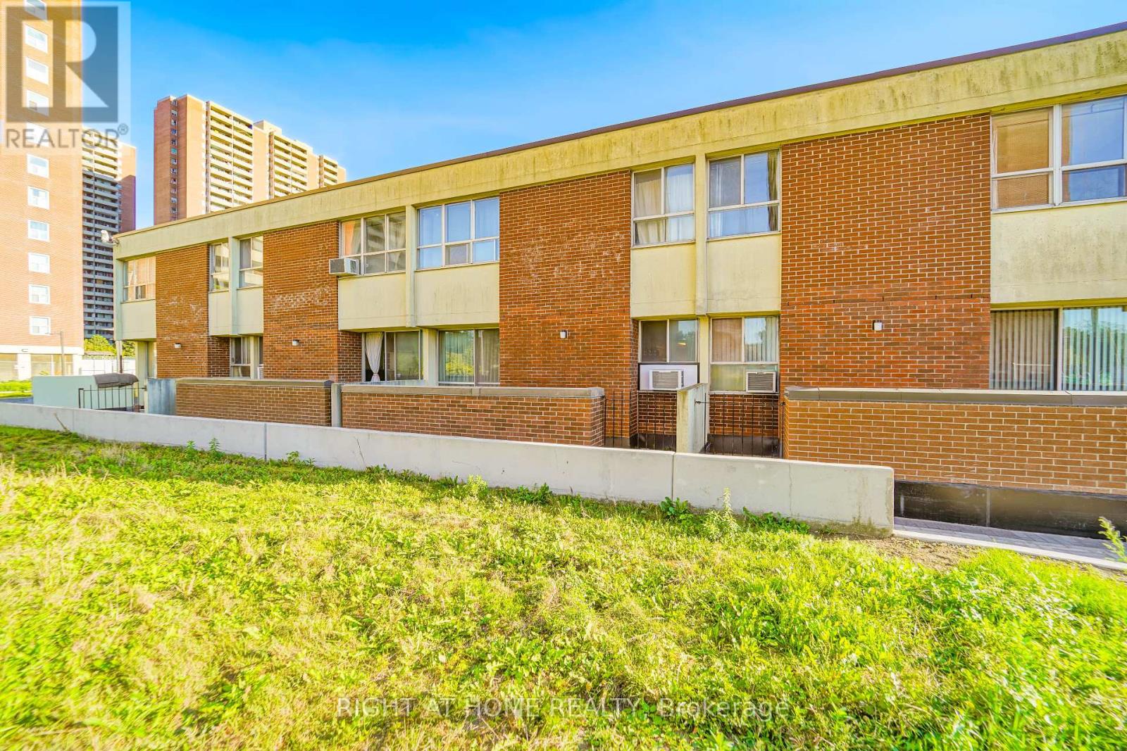 Property at 303 - 10 CRESCENT TOWN ROAD image 3