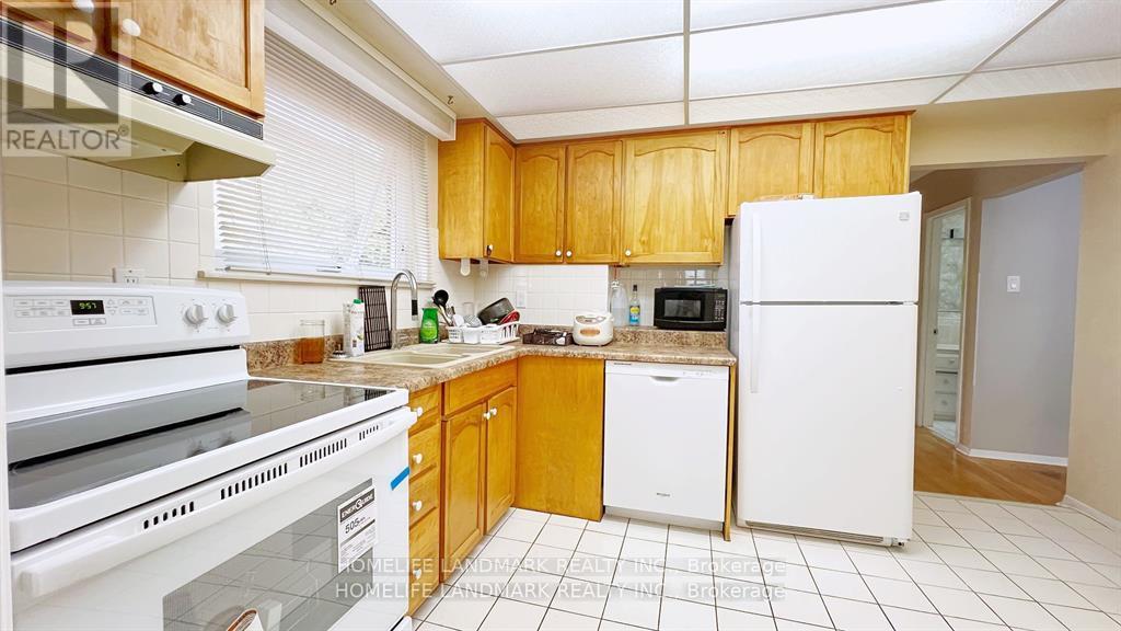 Upper P - 57 Painswick Crescent, Toronto, Ontario  M2J 3M5 - Photo 3 - C11893338