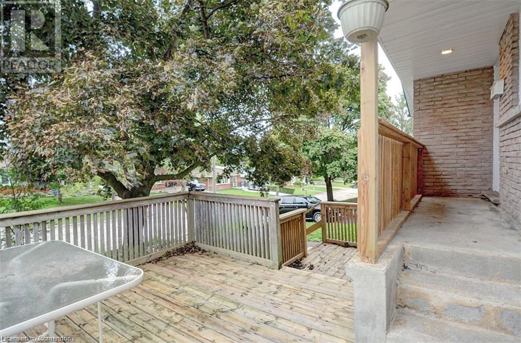 31 Bosworth Crescent, Kitchener, Ontario  N2E 1Y9 - Photo 2 - 40685339