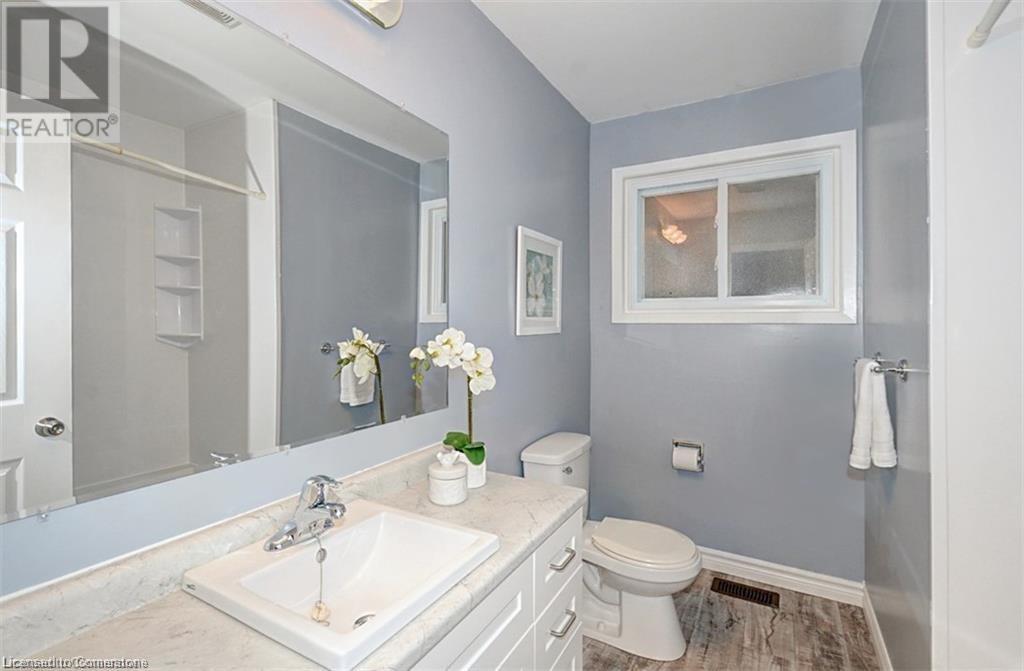 31 Bosworth Crescent, Kitchener, Ontario  N2E 1Y9 - Photo 9 - 40685339