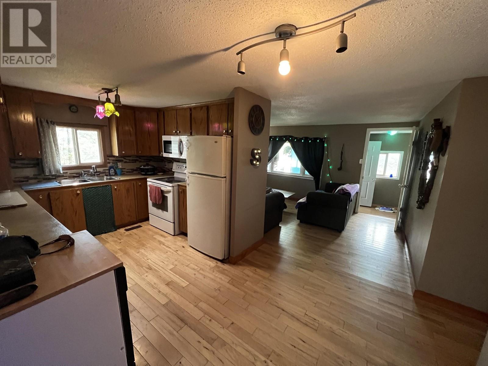 5251 42 Street, Fort Nelson, British Columbia  V0C 1R0 - Photo 9 - R2938203