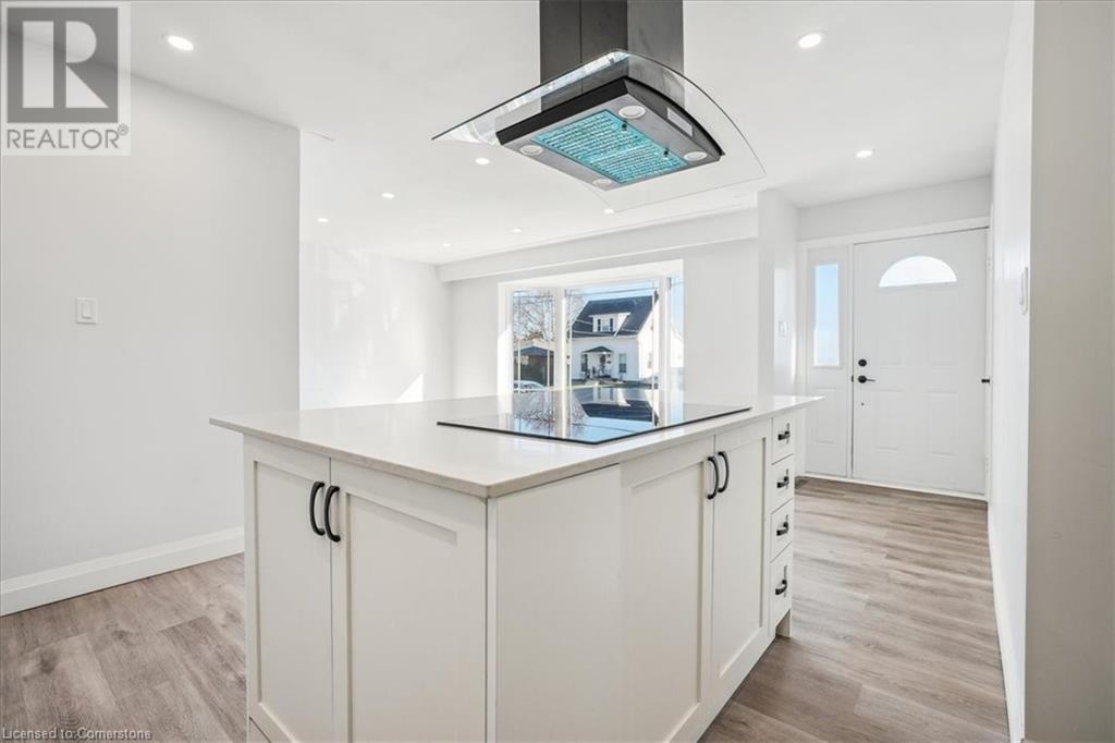 118 Deschene Avenue, Hamilton, Ontario  L9A 3K1 - Photo 5 - 40685319