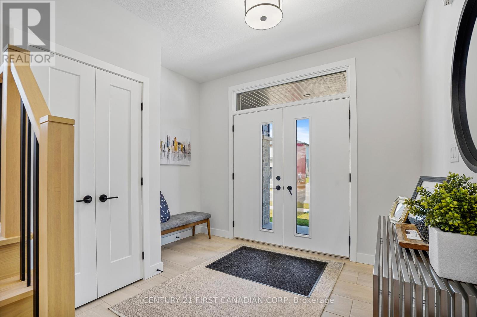 Photo 2 of 40 for 2578 Buroak Drive