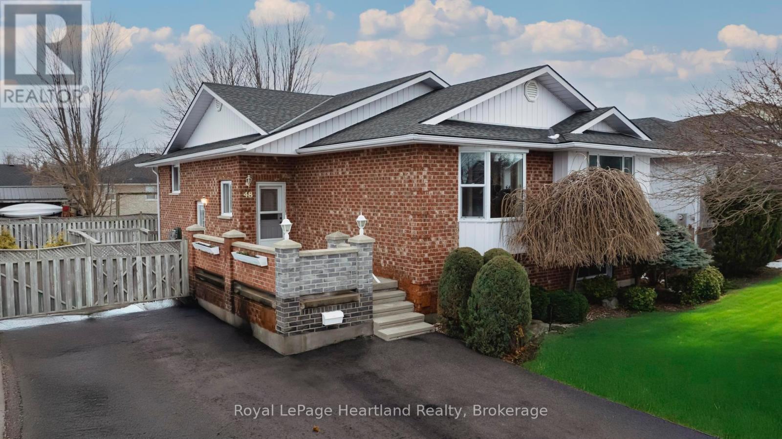 48 LEE CRESCENT, Goderich, Ontario