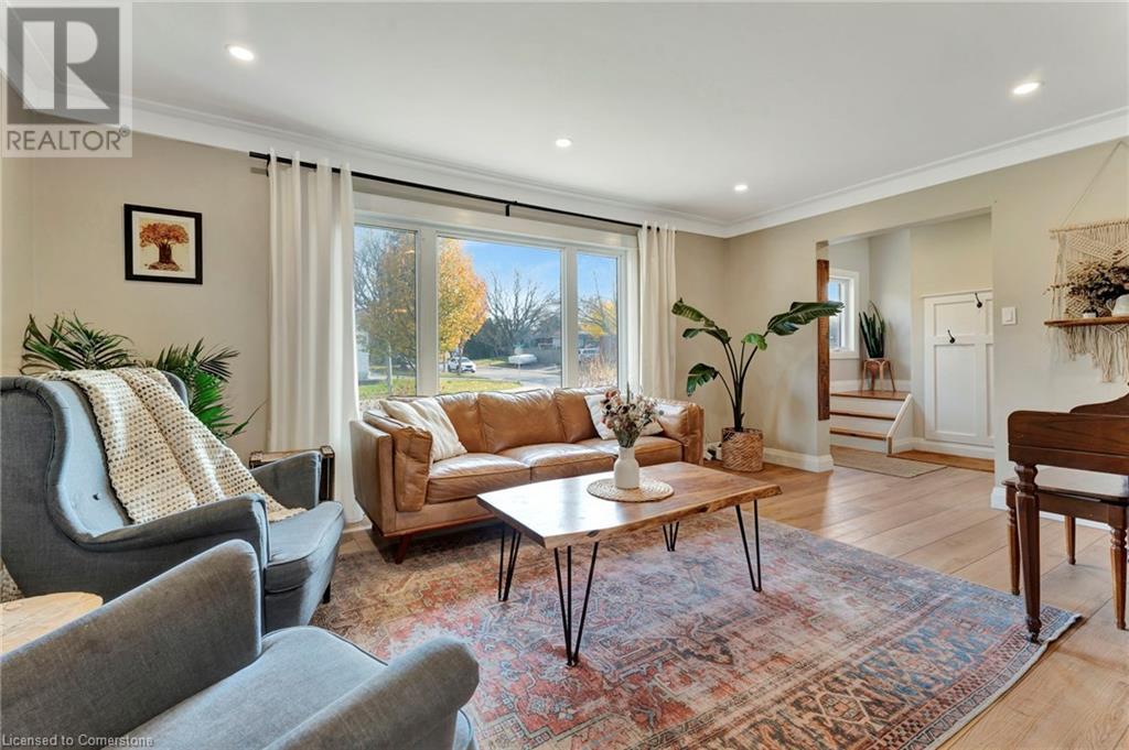 8 Grenoble Road, Hamilton, Ontario  L9C 6K6 - Photo 7 - 40680609