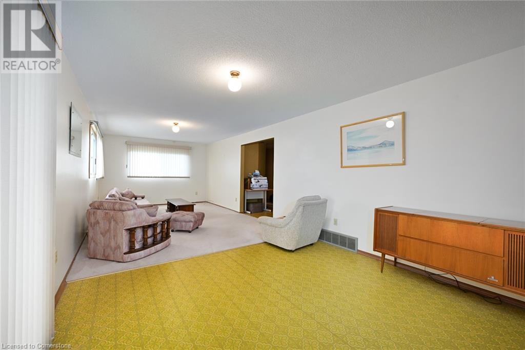 49 Christopher Drive, Hamilton, Ontario  L9B 1G6 - Photo 21 - 40685367