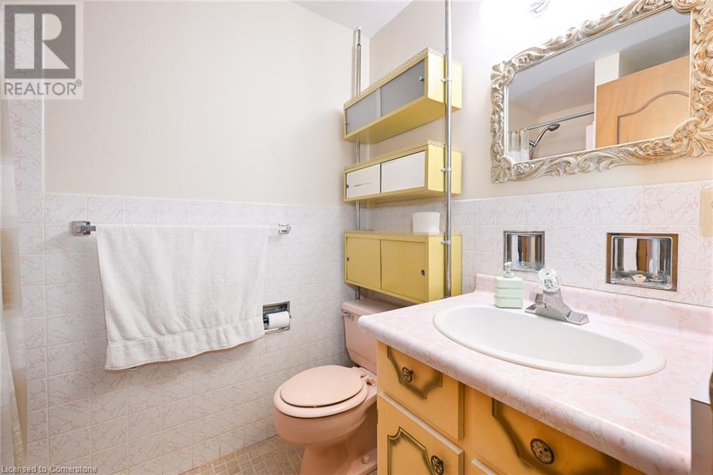 49 Christopher Drive, Hamilton, Ontario  L9B 1G6 - Photo 23 - 40685367