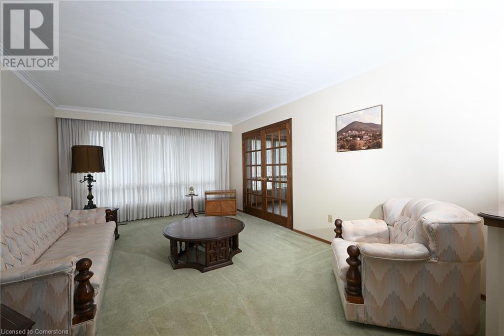 49 Christopher Drive, Hamilton, Ontario  L9B 1G6 - Photo 3 - 40685367