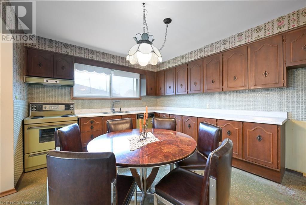 49 Christopher Drive, Hamilton, Ontario  L9B 1G6 - Photo 8 - 40685367