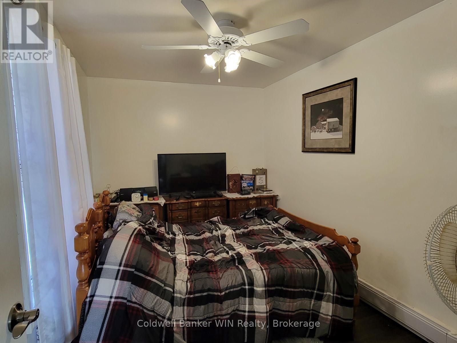 240 Egremont Street N, Wellington North, Ontario  N0G 2L2 - Photo 11 - X11893628