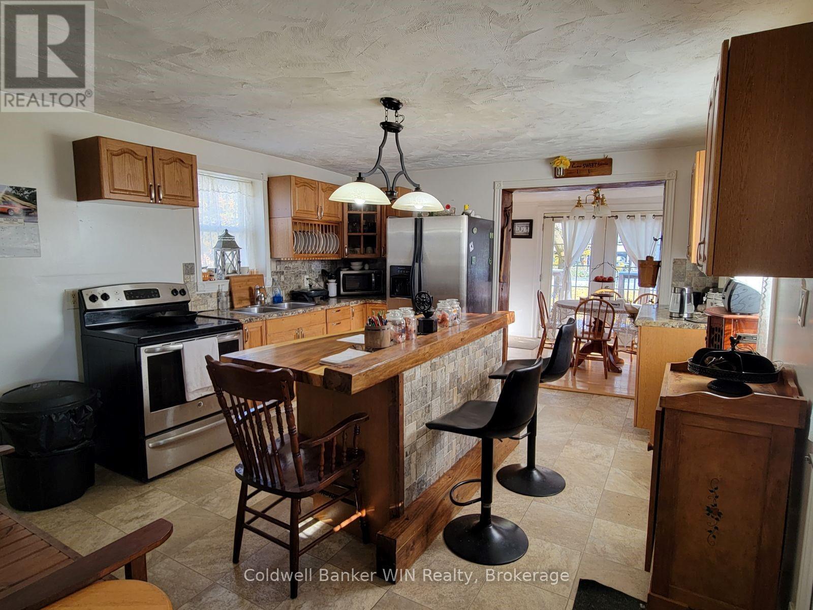 240 Egremont Street N, Wellington North, Ontario  N0G 2L2 - Photo 2 - X11893628