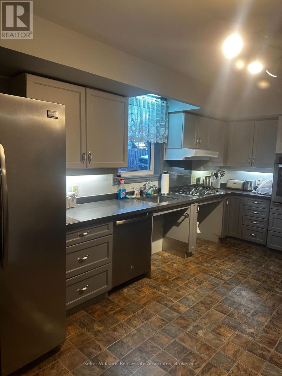 860 Muskoka Road S, Gravenhurst, Ontario  P1P 1K3 - Photo 14 - X11892220