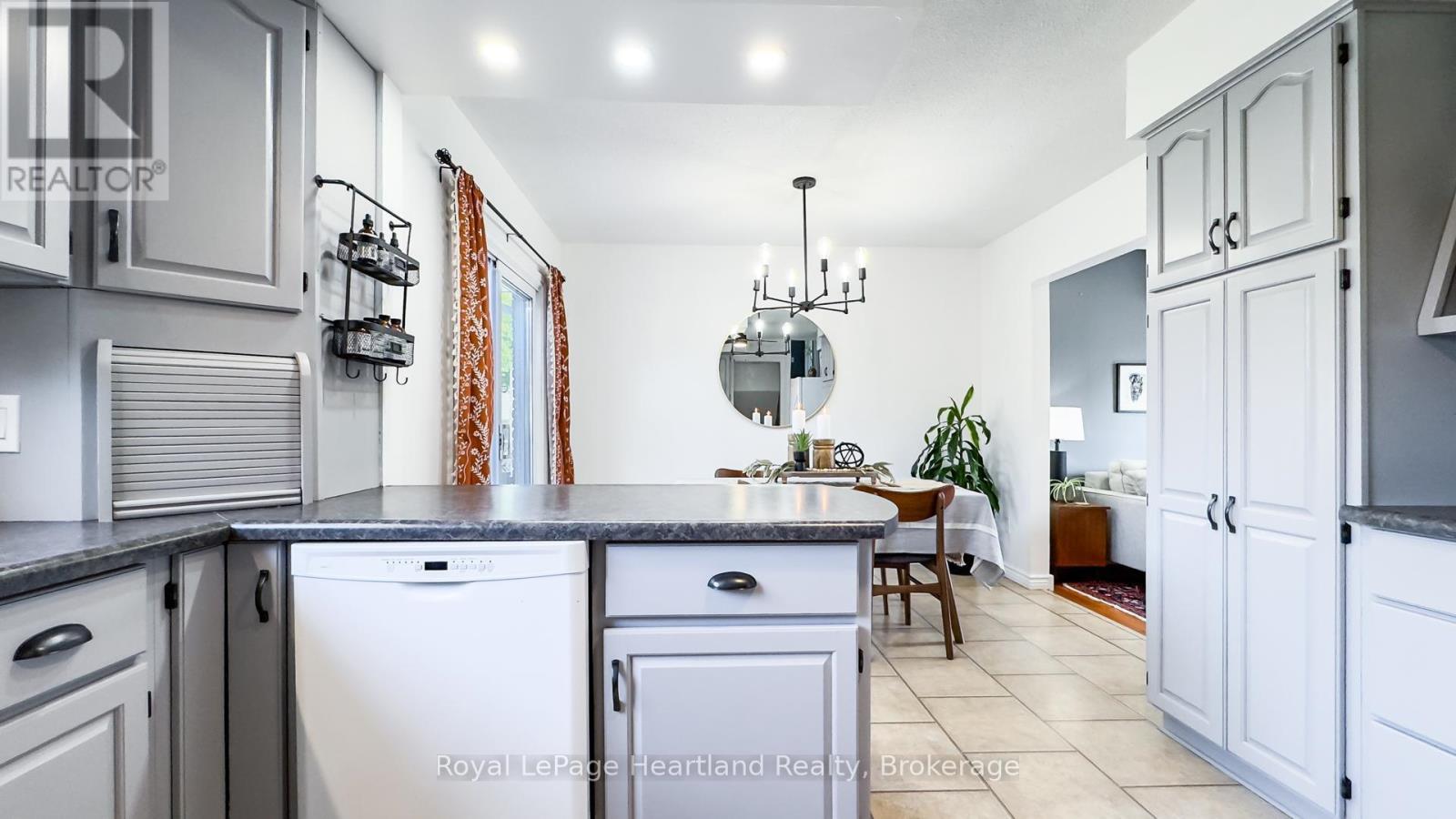 138 Sunset Drive, Goderich, Ontario  N7A 1X2 - Photo 17 - X11893706