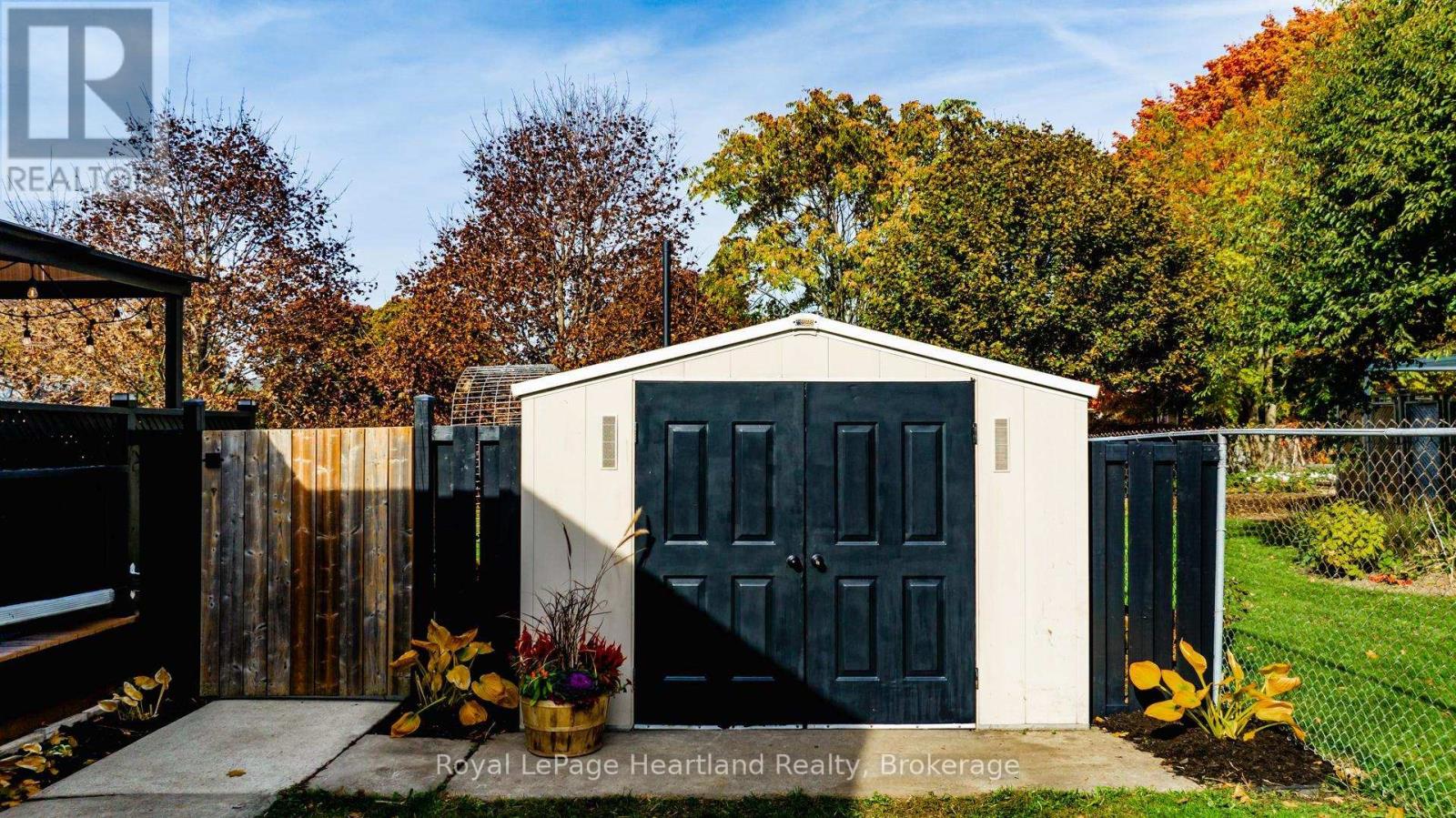 138 Sunset Drive, Goderich, Ontario  N7A 1X2 - Photo 38 - X11893706