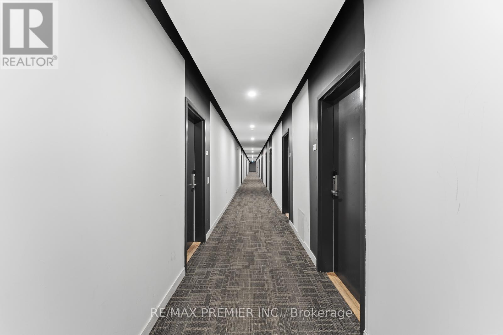 Property at 212 - 1800 SIMCOE STREET N image 4