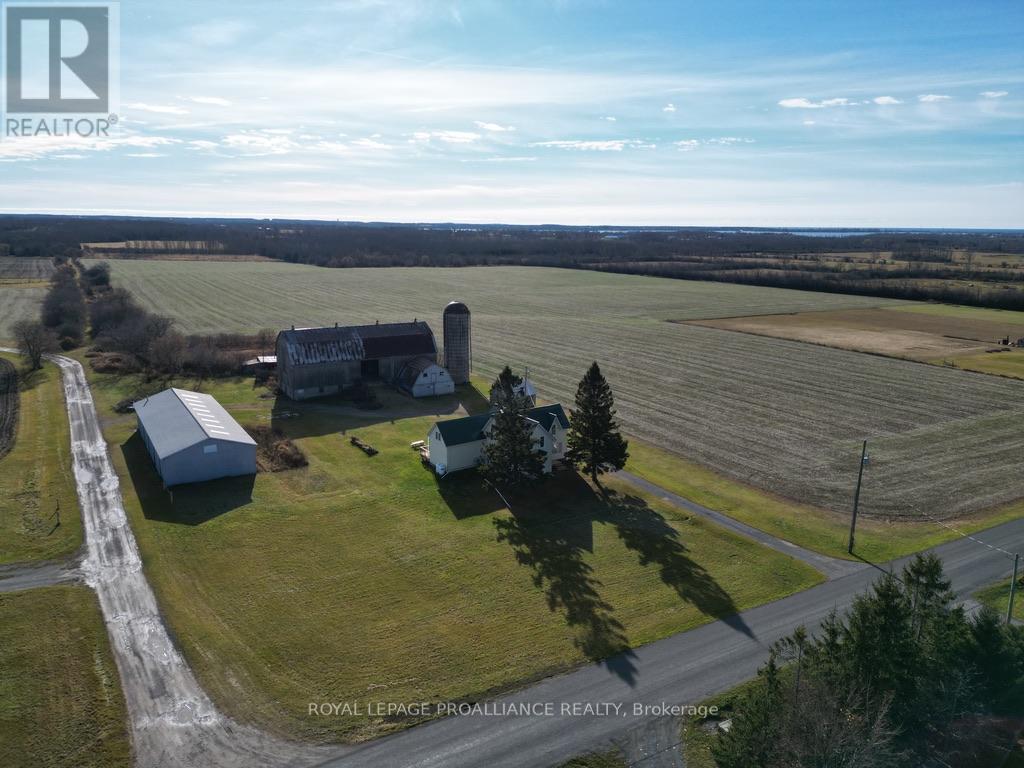 2961 VICTORIA ROAD Prince Edward County (Ameliasburgh)