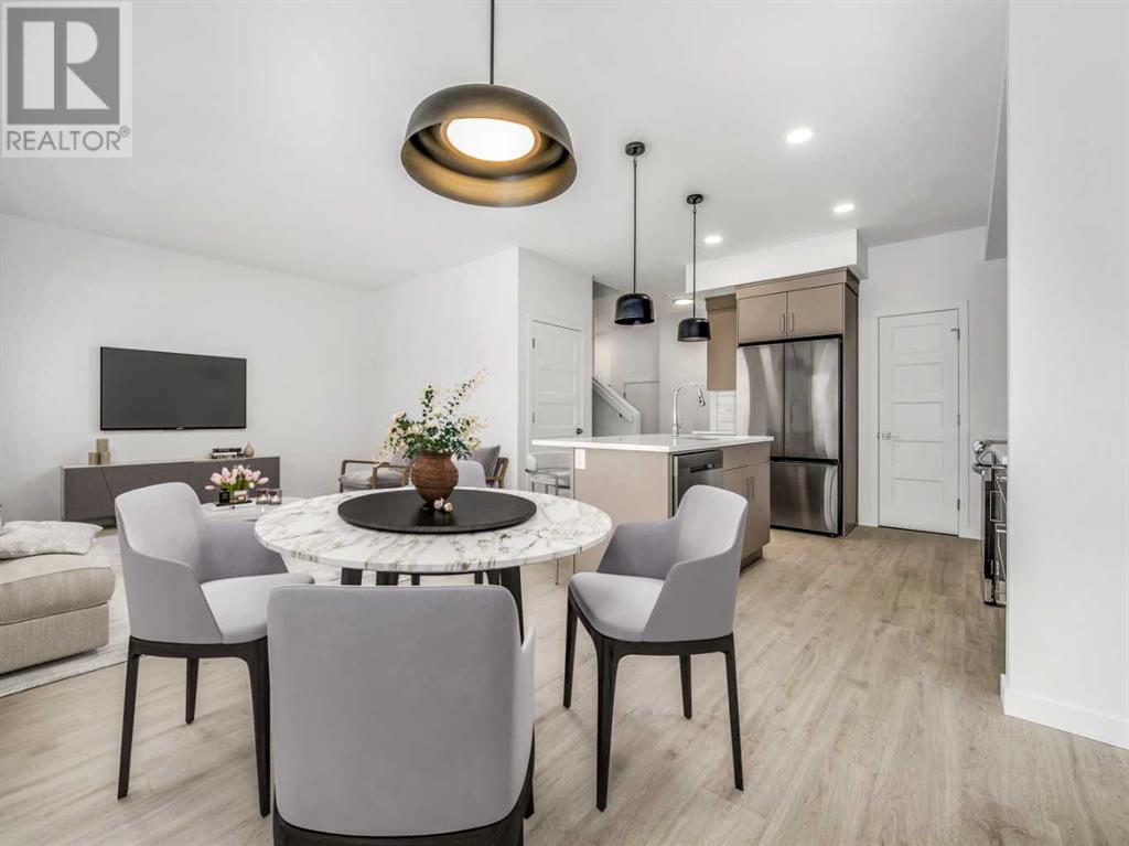 Property at 714 Violet Place W image 3