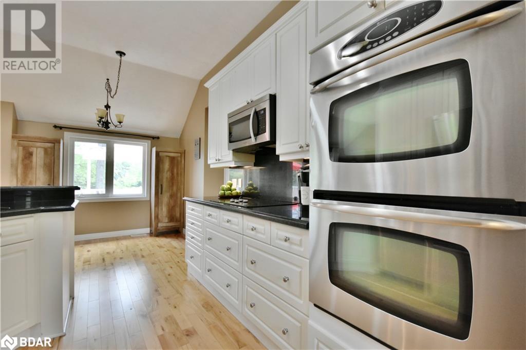 2403 Sunnidale Road, Springwater, Ontario  L0M 1T2 - Photo 13 - 40680586