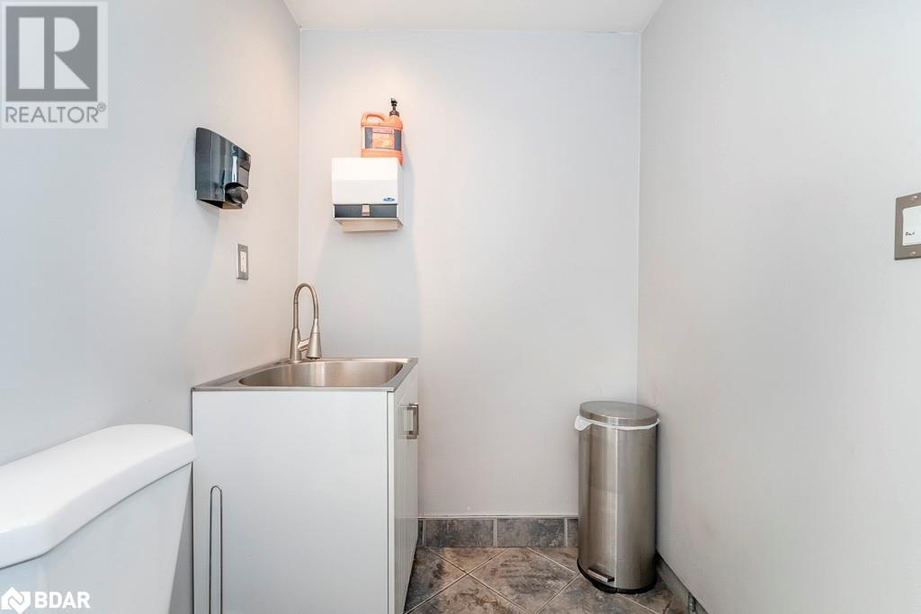 2403 Sunnidale Road, Springwater, Ontario  L0M 1T2 - Photo 6 - 40680586
