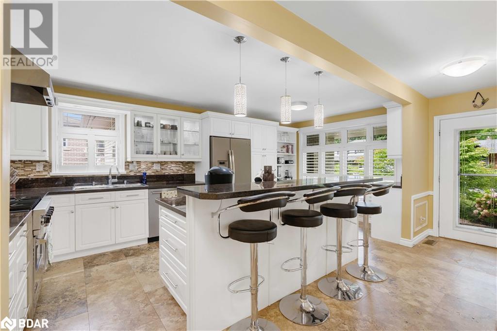 9 Bellevue Crescent, Barrie, Ontario  L4M 2S9 - Photo 10 - 40685327