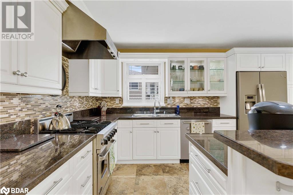 9 Bellevue Crescent, Barrie, Ontario  L4M 2S9 - Photo 11 - 40685327