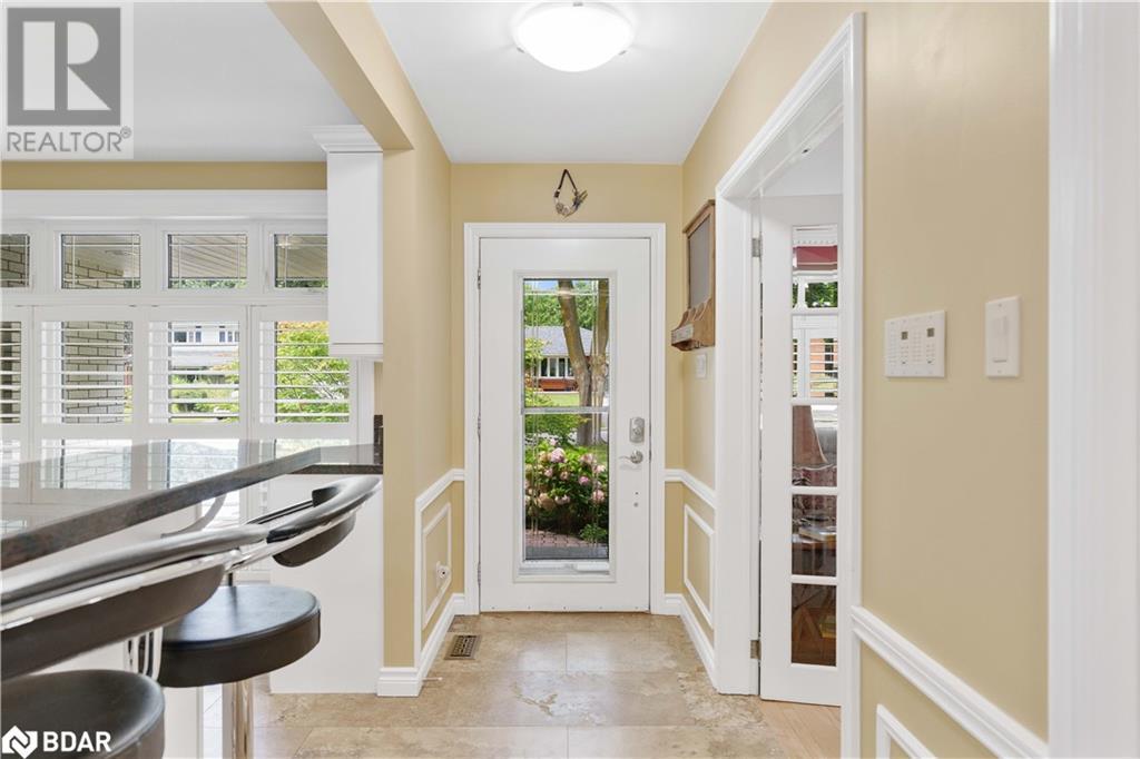 9 Bellevue Crescent, Barrie, Ontario  L4M 2S9 - Photo 9 - 40685327