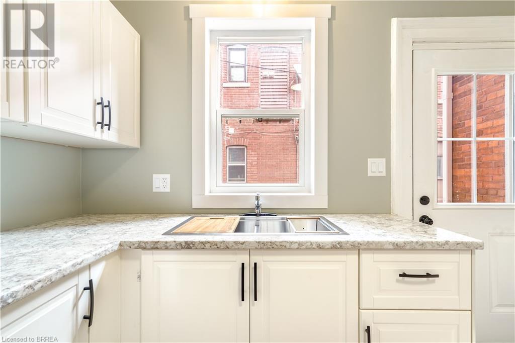 198 Sheridan Street, Brantford, Ontario  N3S 4P8 - Photo 12 - 40684452