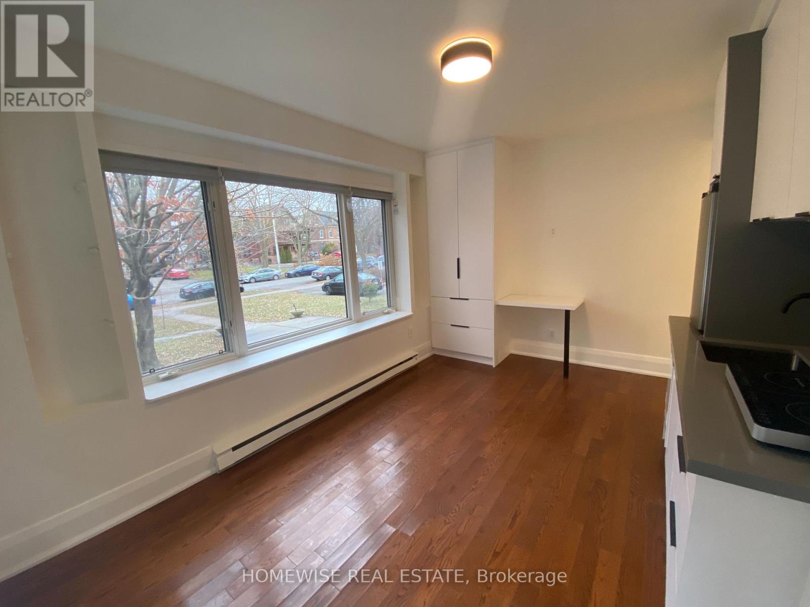 106 - 5 High Park BoulevardToronto (High Park-Swansea), Ontario  M6R 1M5 - Photo 2 - W11893972