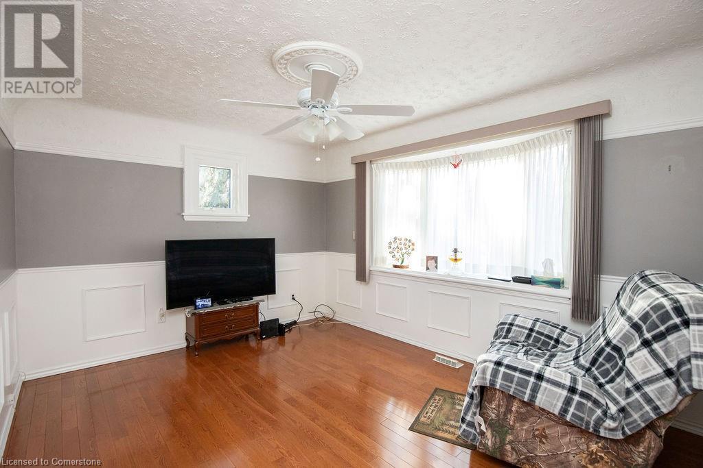 39 Brant Street, Oakville, Ontario L6K 2Z3 - Photo 4 - 40685362