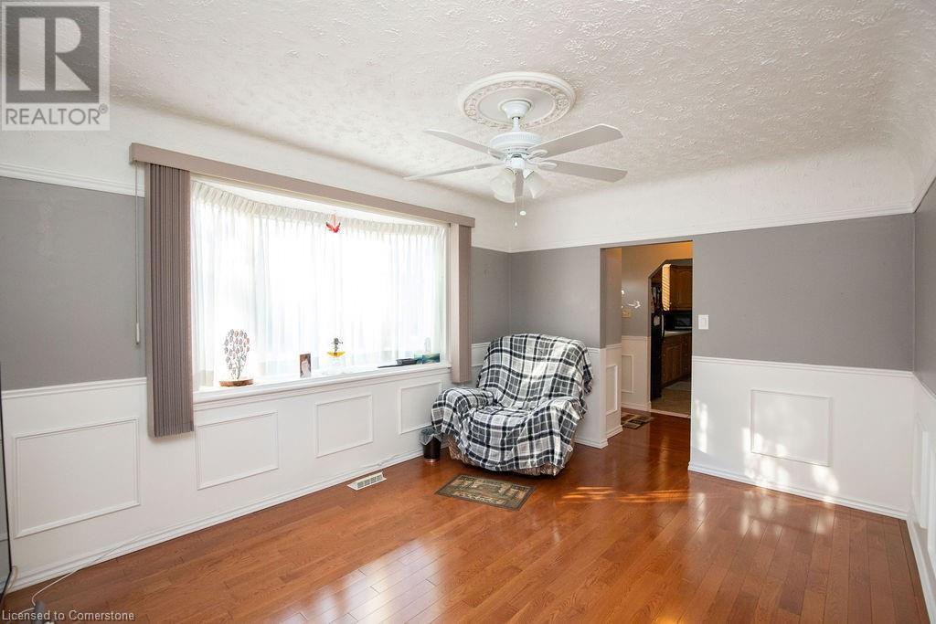 39 Brant Street, Oakville, Ontario L6K 2Z3 - Photo 5 - 40685362