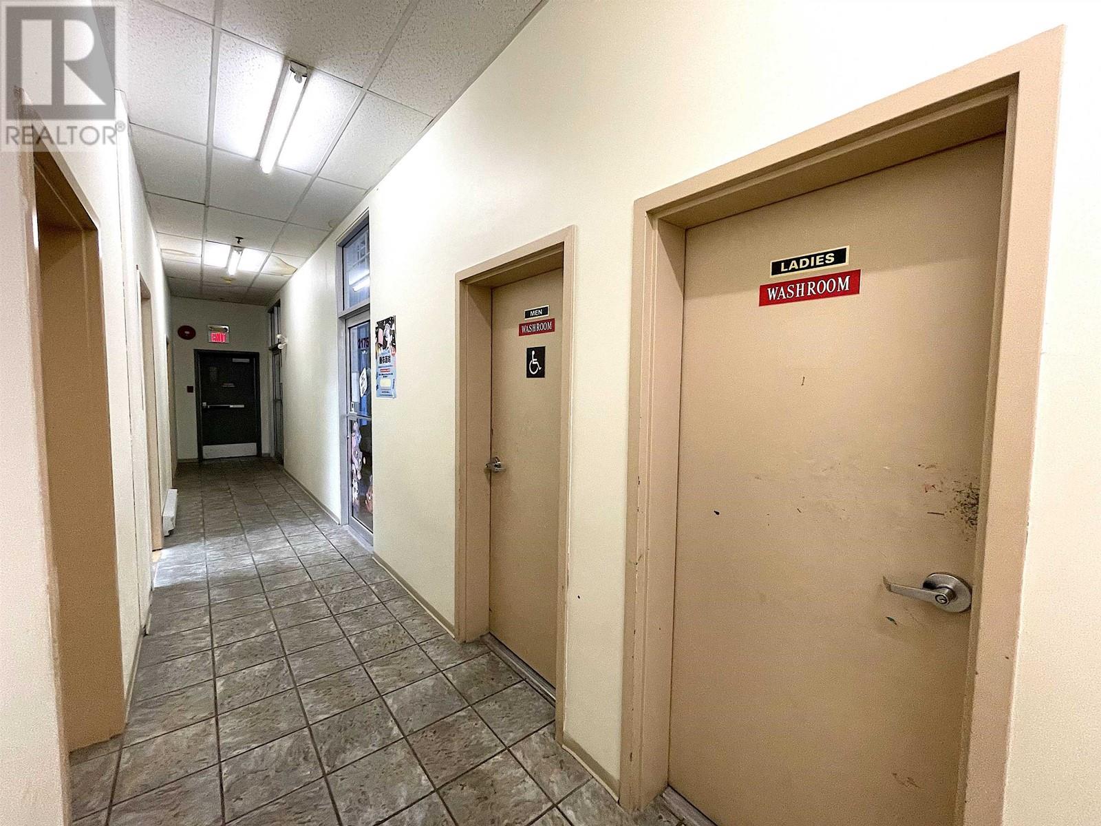 Listing Picture 7 of 11 : 2135 8580 ALEXANDRA ROAD, Richmond / 烈治文 - 魯藝地產 Yvonne Lu Group - MLS Medallion Club Member