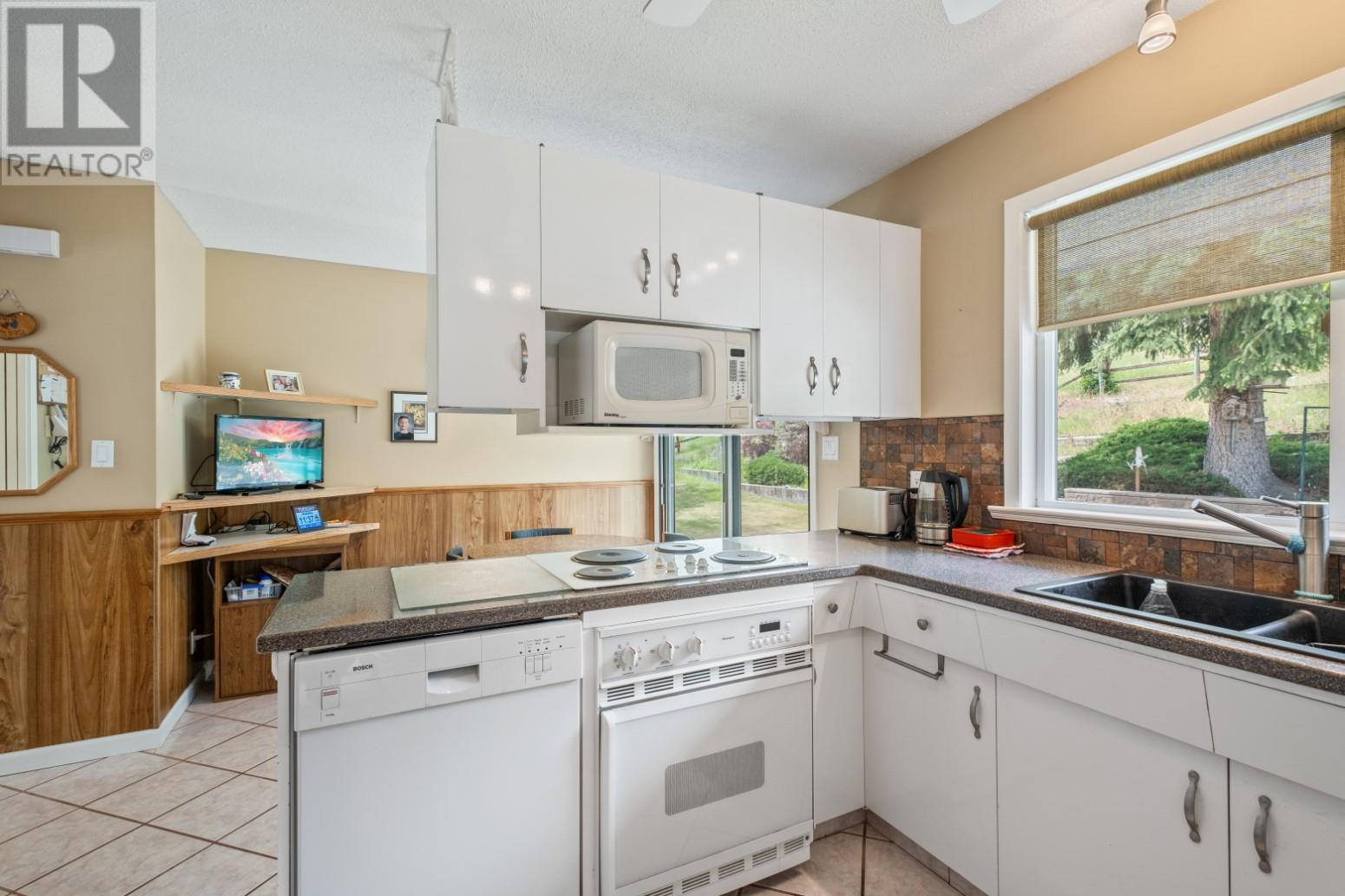 Property at 3620 WEBBER Road image 4