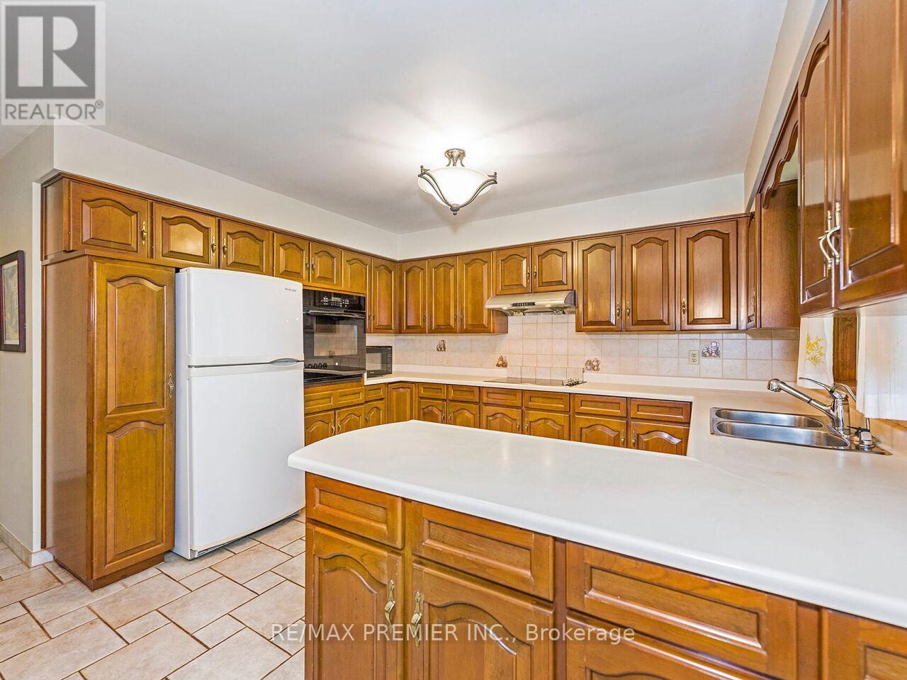 2960 Weston RoadToronto (Humberlea-Pelmo Park), Ontario  M9M 2S7 - Photo 11 - W11893997