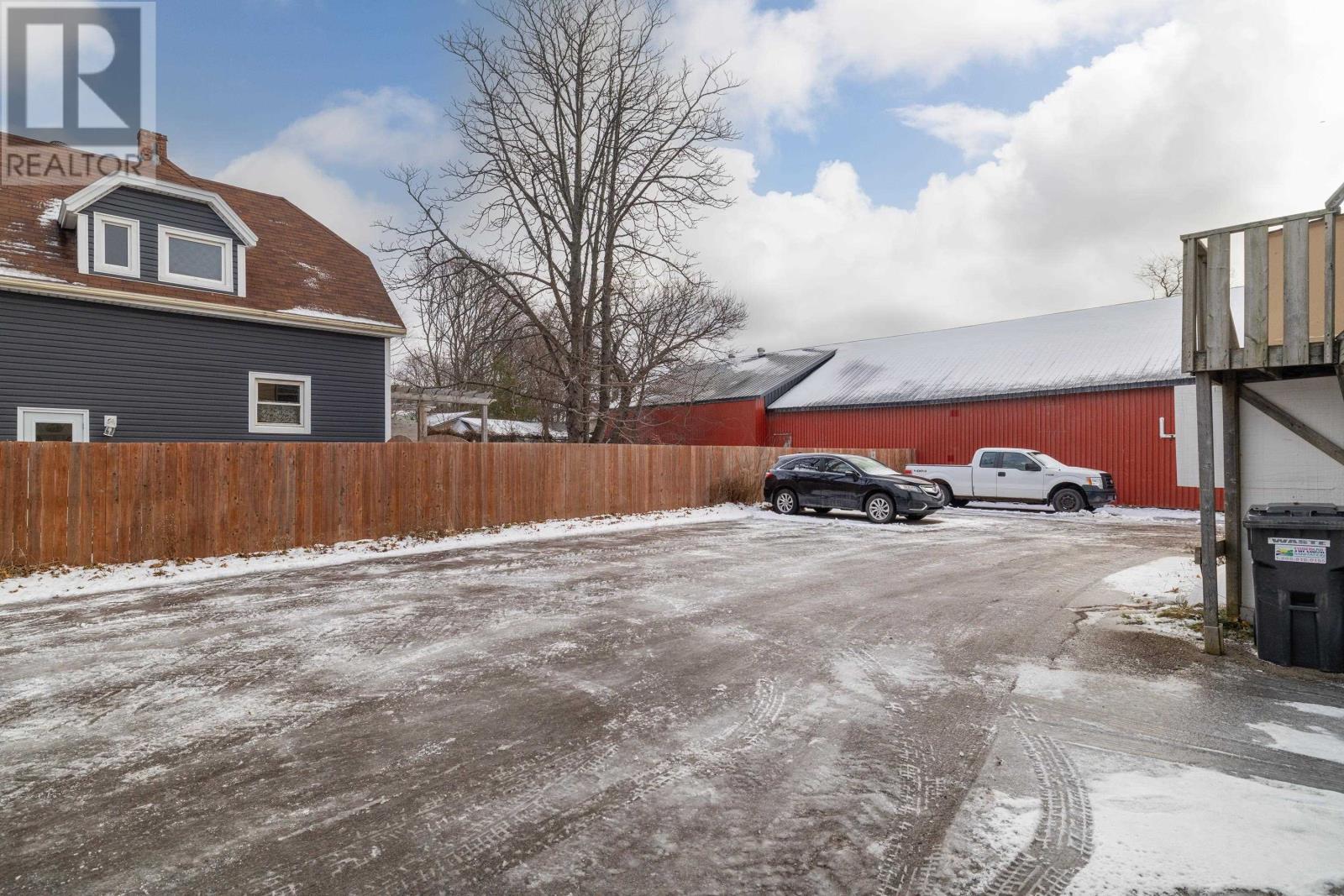 360-362 University Avenue, Charlottetown, Prince Edward Island  C1A 4M7 - Photo 20 - 202428340