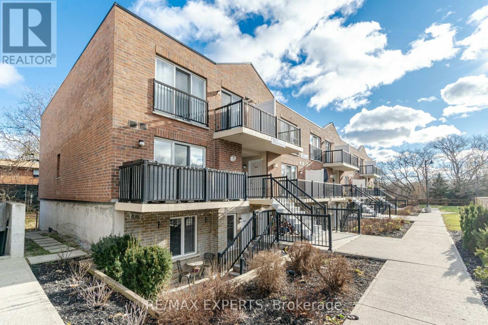 1036 - 3037 Finch Avenue W, Toronto, Ontario  M9M 0A2 - Photo 2 - W10405983