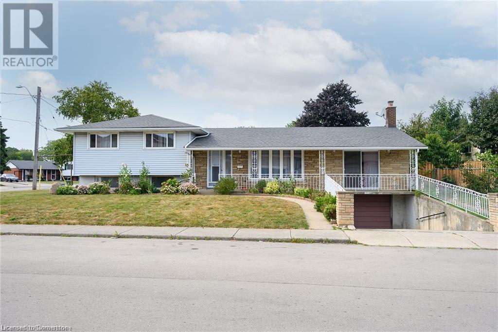 48 CRAWFORD Drive, Hamilton, Ontario